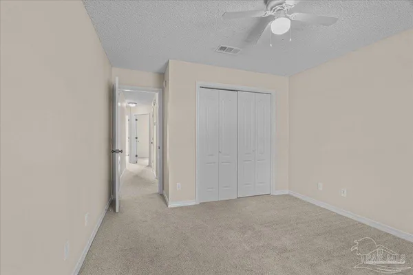 a entryway view with outdoor space