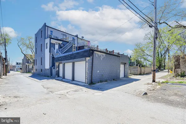$1,400 | 2330 Bryant Avenue, Unit 2, Baltimore, MD 21217