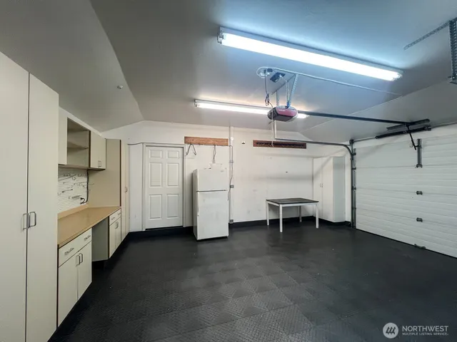 a view of a garage room