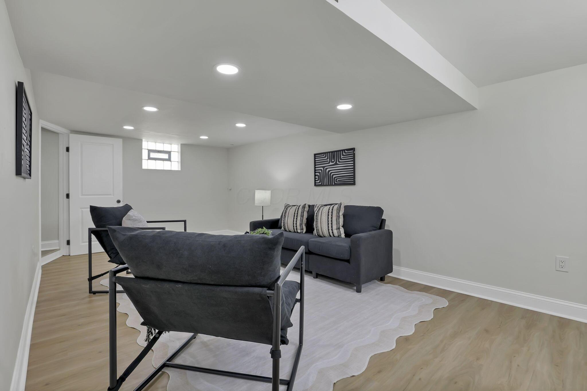 800 South Yearling Road Columbus, OH 43213 - Photo 41 of 57 Basement rec room