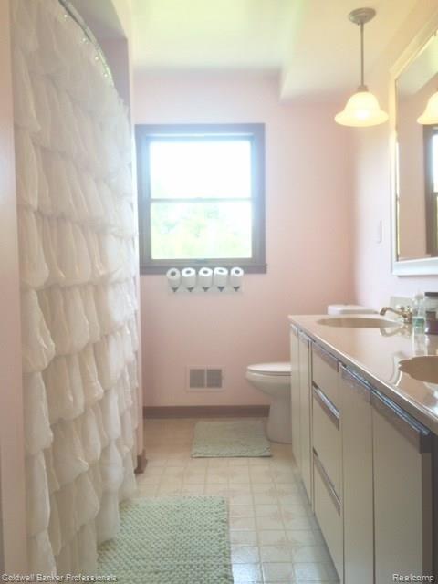1430 West Brocker Road Metamora, MI 48455 - Photo 26 of 34 Main bath 2.jpeg