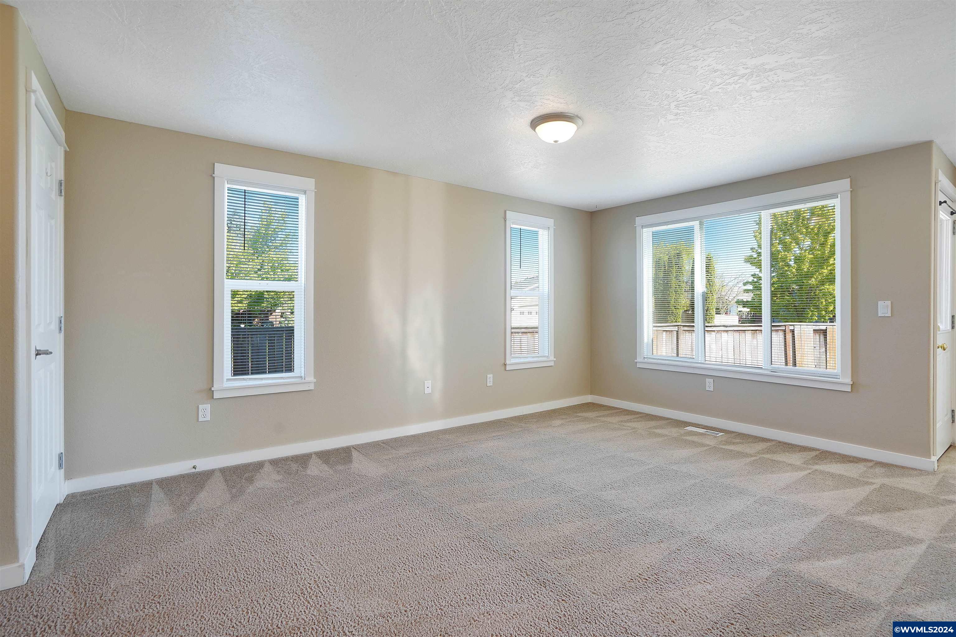 4096 Spring Avenue Northeast Albany, OR 97322 - Photo 8 of 39