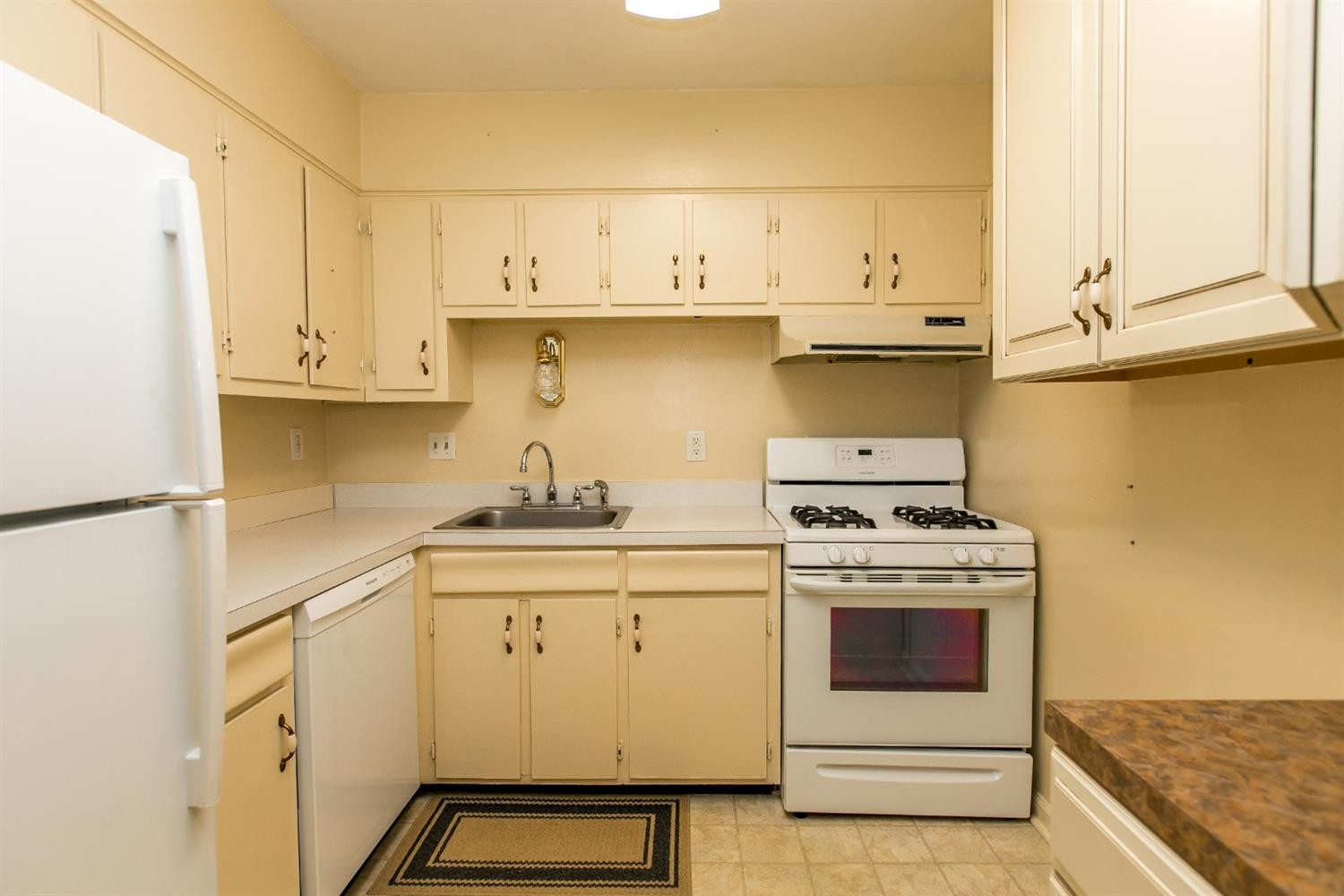 1040 Armstrong Mill Road, Unit B Lexington, KY 40517 - Photo 11 of 32 Photo 11