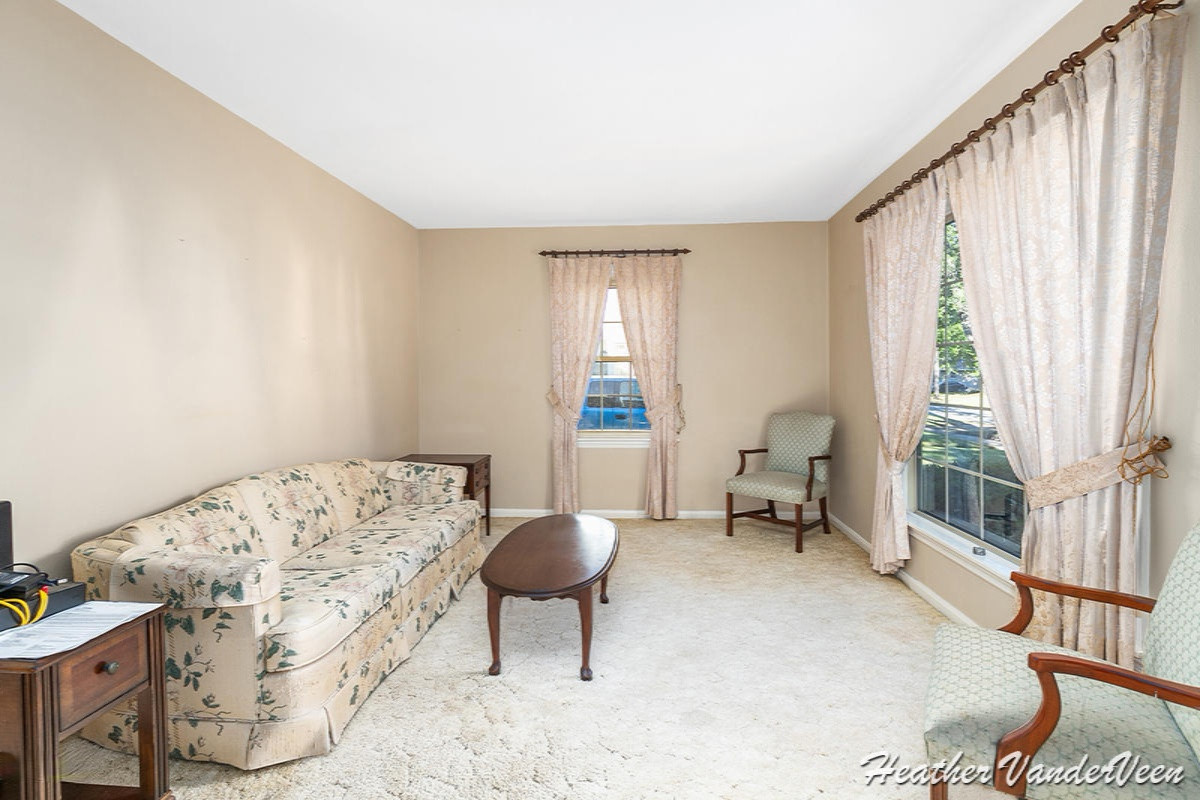 1349 Princeton Road Muskegon, MI 49441 - Photo 5 of 20 IMG_1002