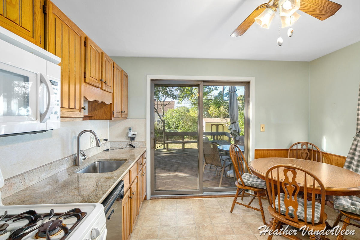 1349 Princeton Road Muskegon, MI 49441 - Photo 8 of 20 IMG_1005