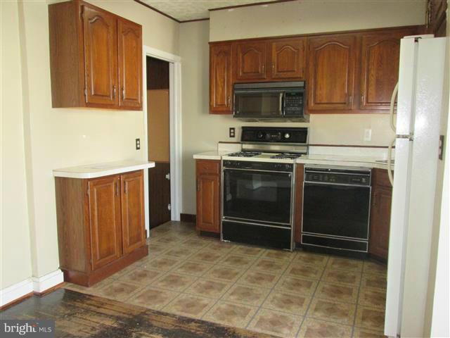 28 Wiltshire Road Baltimore, MD 21221 - Photo 6 of 29 Kitchen