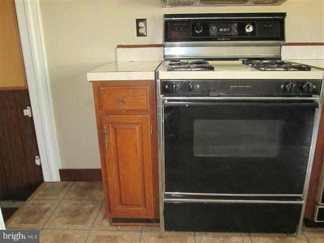 28 Wiltshire Road Baltimore, MD 21221 - Photo 8 of 29 Kitchen