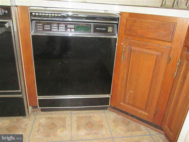 28 Wiltshire Road Baltimore, MD 21221 - Photo 10 of 29 Kitchen