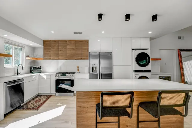 $3,000 | 3217 Oak Alley, Austin, TX 78745