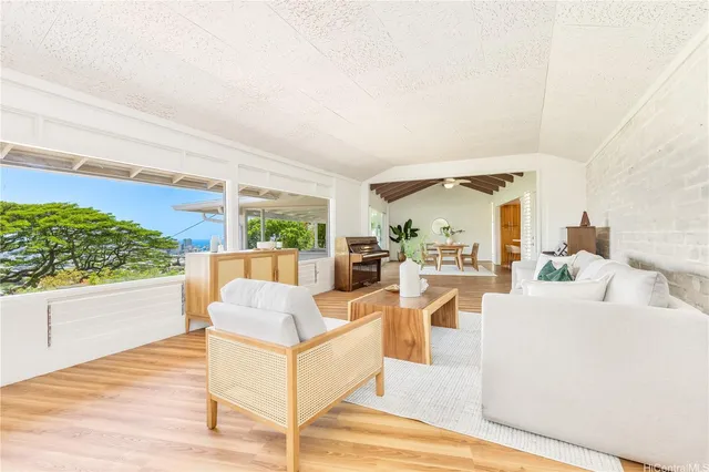 $2,700,000 | 2456 Sonoma Street, Honolulu, HI 96822