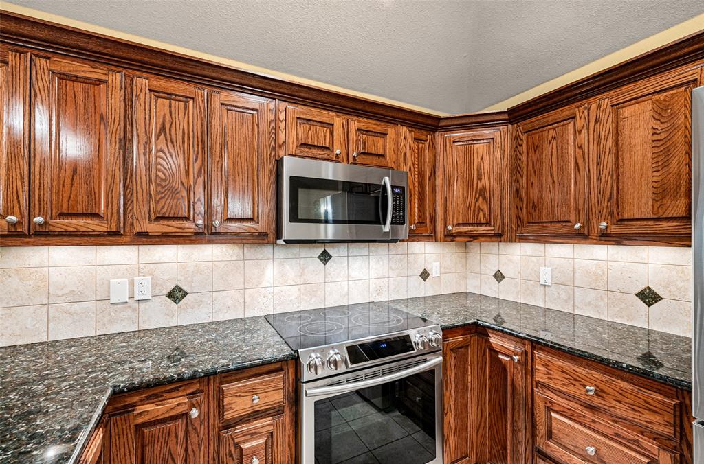 9417 Ravenswood Road Granbury, TX 76049 - Photo 12 of 39