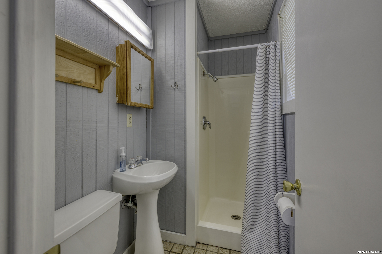 100 Pineview Road Concan, TX 78838 - Photo 11 of 35 Gallery Image 11