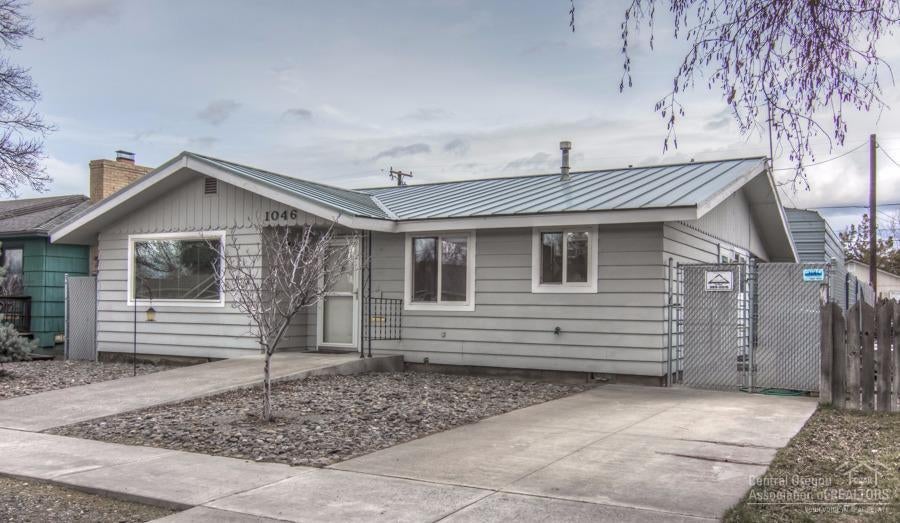 1046 Southwest 13th Street Redmond, OR 97756 - Photo 2 of 25 Gallery Image 2