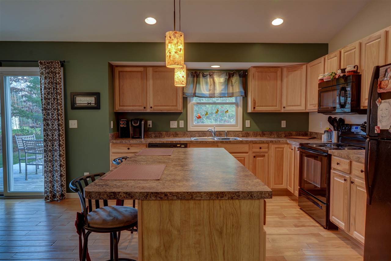 1544 Round Lake Road Interlochen, MI 49643 - Photo 12 of 40 1828550-11.JPG