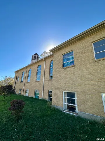 $74,900 | 120 West Poplar Street, Noble, IL 62868