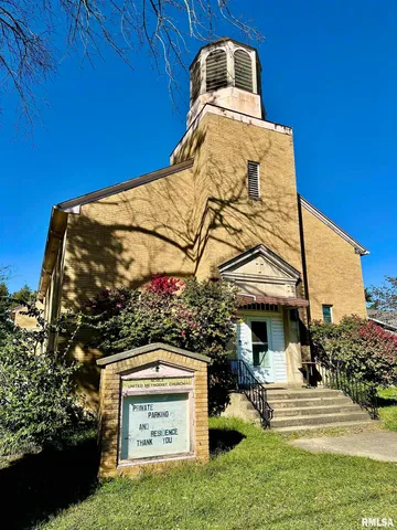 $74,900 | 120 West Poplar Street, Noble, IL 62868