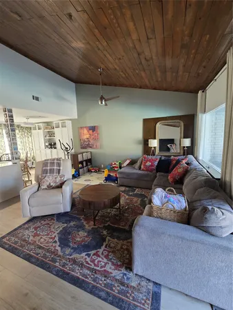 $1,875 | 950 Hardeman Street, Sealy, TX 77474