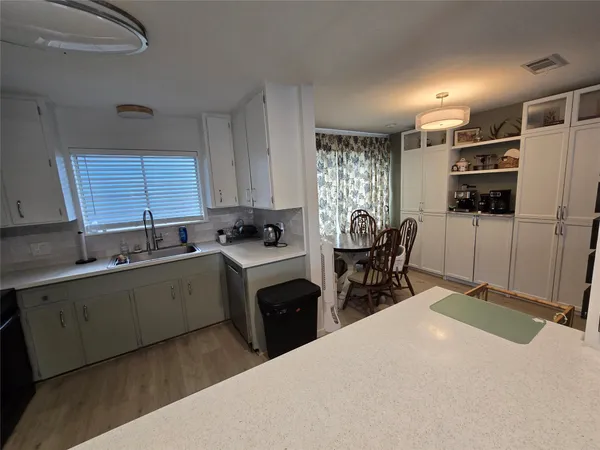 $1,875 | 950 Hardeman Street, Sealy, TX 77474