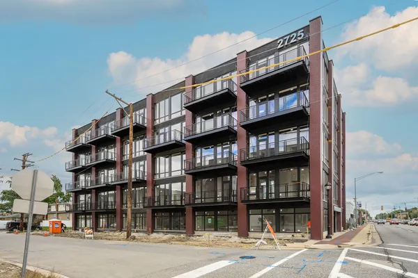 $1,975 | 2725 Thatcher Avenue, Unit 506, River Grove, IL 60171