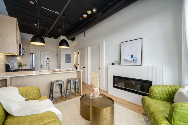 $1,975 | 2725 Thatcher Avenue, Unit 506, River Grove, IL 60171