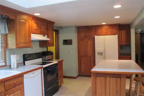 177 Upper North Row Road Sterling, MA 01564 - Photo 3 of 20 Gallery Image 3