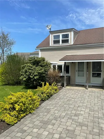 $5,000 | 16 Dudley Avenue, Unit 6, Newport, RI 02840