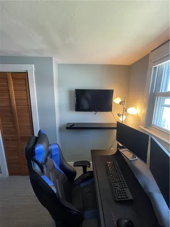 $5,000 | 16 Dudley Avenue, Unit 6, Newport, RI 02840