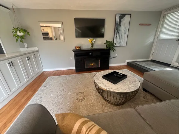 $5,000 | 16 Dudley Avenue, Unit 6, Newport, RI 02840