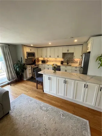 $5,000 | 16 Dudley Avenue, Unit 6, Newport, RI 02840