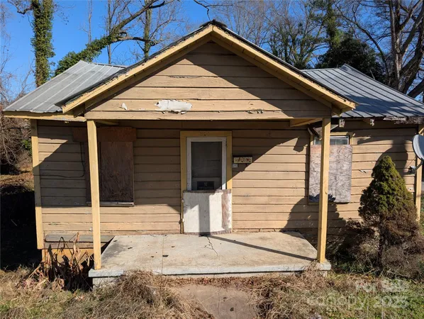$25,000 | 310 West Floyd Baker Boulevard, Gaffney, SC 29341