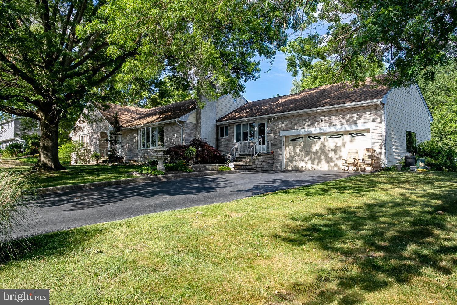 4 Hempstead Road Hamilton, NJ 08610 - Photo 2 of 23 Gallery Image 2