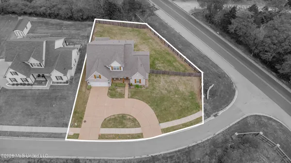 $479,000 | 1706 Bristol Drive, Nesbit, MS 38651