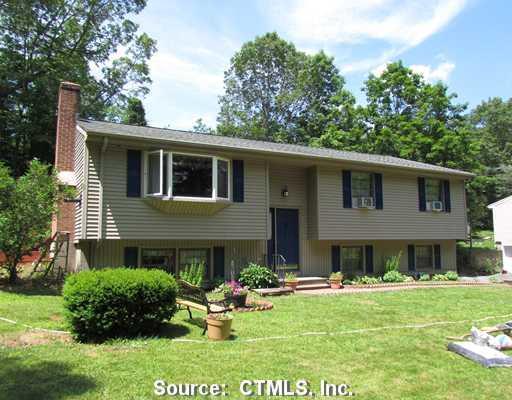813 R New Haven Road Durham, CT 06422 - Photo 1 of 1 Exterior Front.