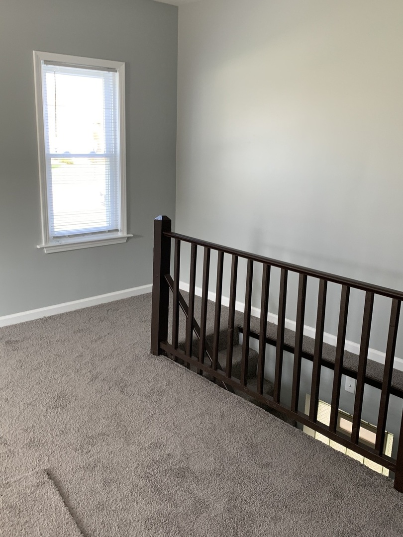 7555 West 63rd Place Summit, IL 60501 - Photo 5 of 19