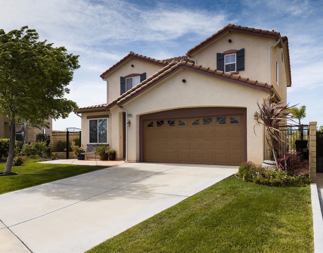 28112 Springvale Lane Castaic, CA 91384 - Photo 2 of 17 Gallery Image 2