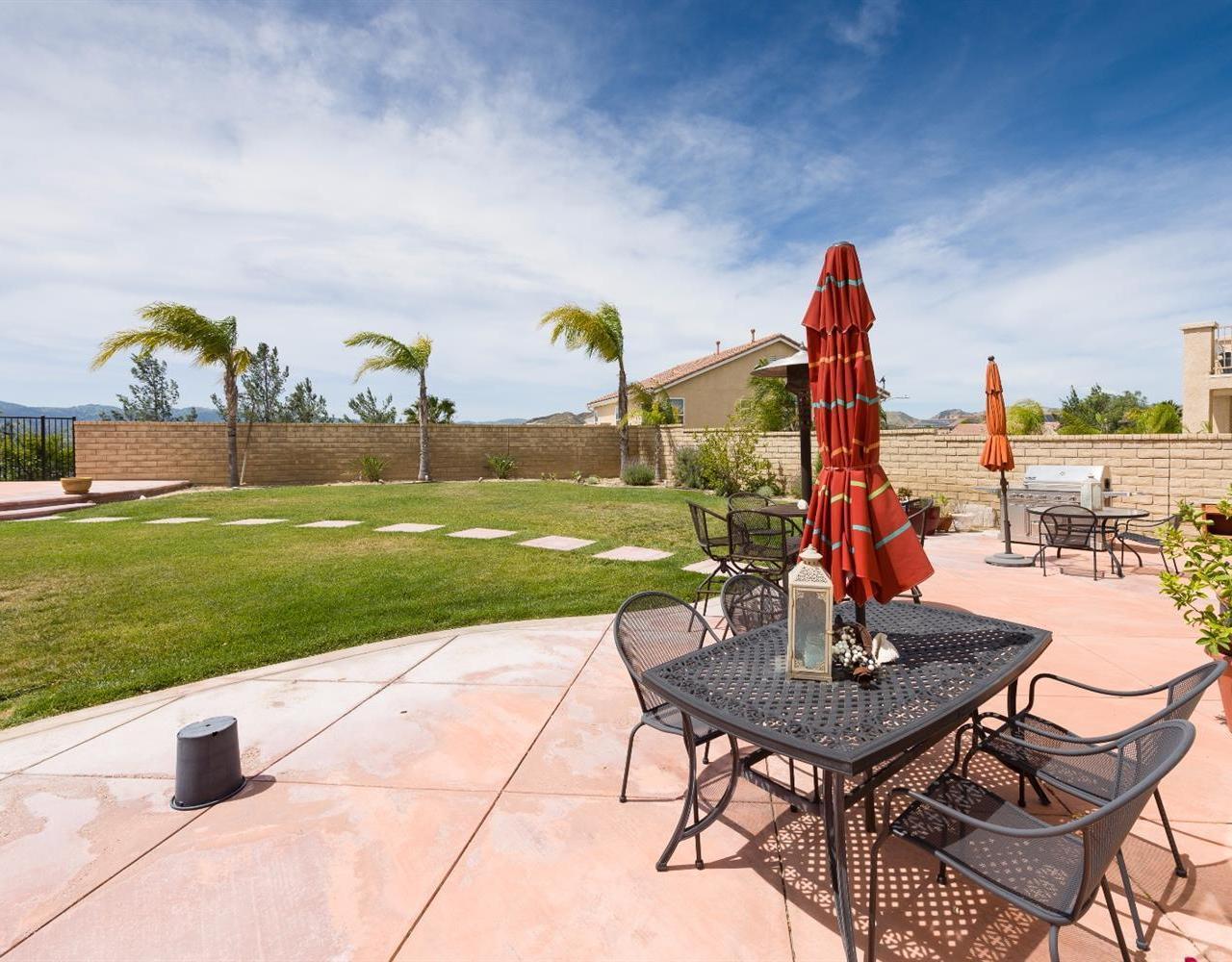 28112 Springvale Lane Castaic, CA 91384 - Photo 14 of 17 Gallery Image 14