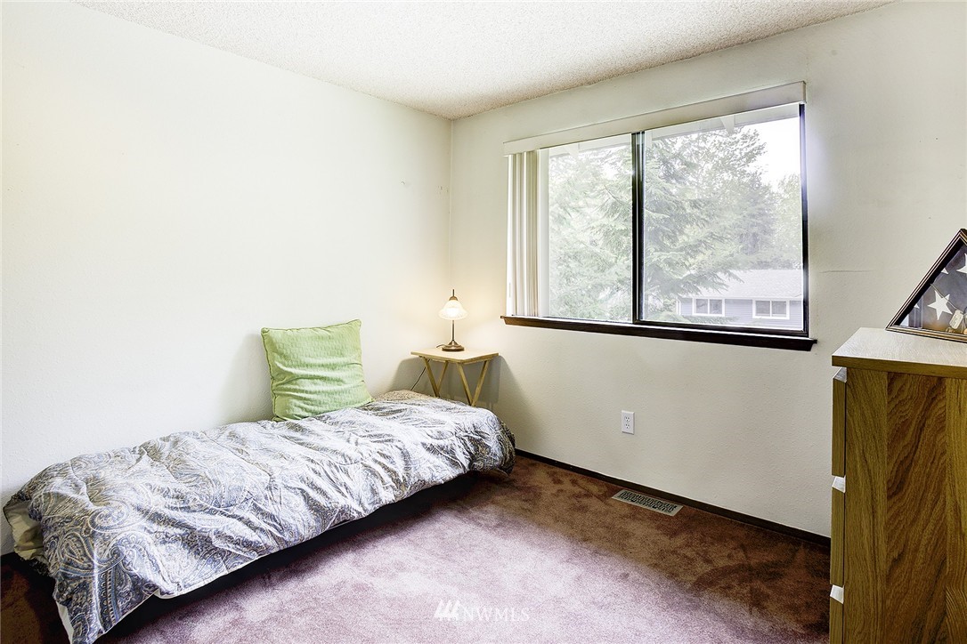 16902 135th Place Southeast Renton, WA 98058 - Photo 7 of 12 Gallery Image 7