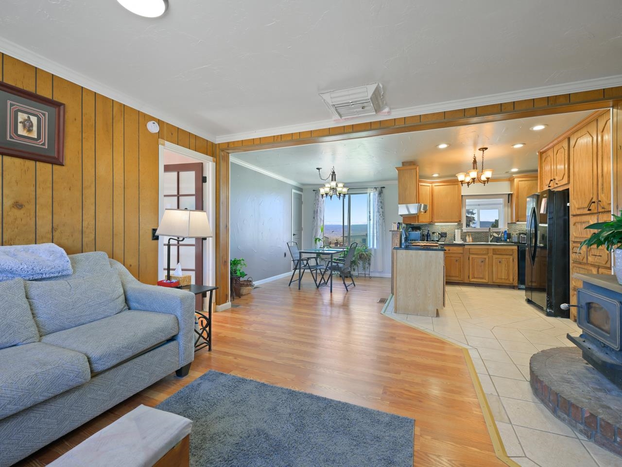 6777 Reeder Mesa Road Whitewater, CO 81527 - Photo 4 of 42 a living room with furniture and kitchen view