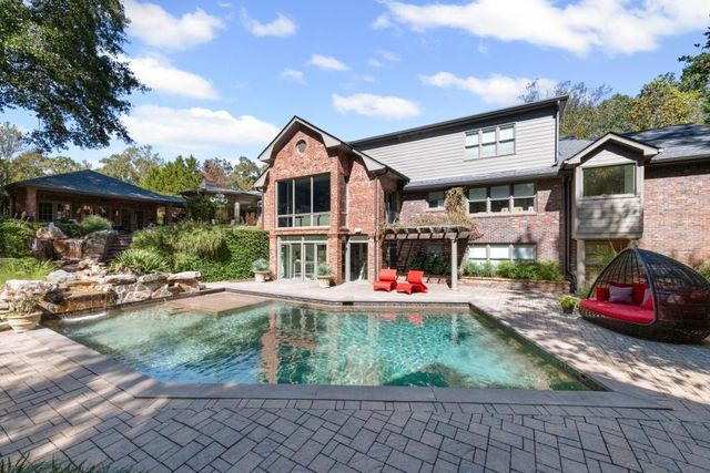 $2,675,000 | 320 Long Glen Drive, Atlanta, GA 30327