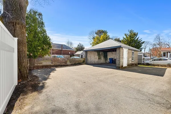 $569,000 | 135 Thacher Street, Unit 135, Milton, MA 02186
