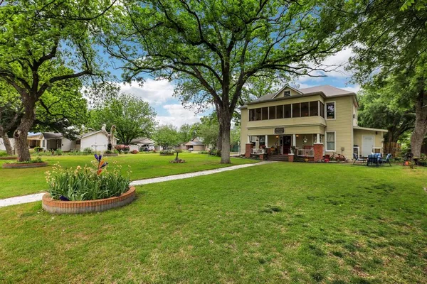 $689,500 | 203 West Commerce Street, San Saba, TX 76877