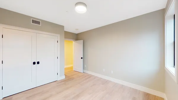 $5,850 | 440 East 8th Street, Unit 302, Boston, MA 02127