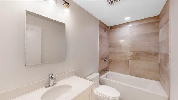 $5,850 | 440 East 8th Street, Unit 302, Boston, MA 02127