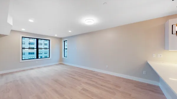 $5,850 | 440 East 8th Street, Unit 302, Boston, MA 02127