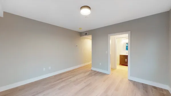 $5,850 | 440 East 8th Street, Unit 302, Boston, MA 02127