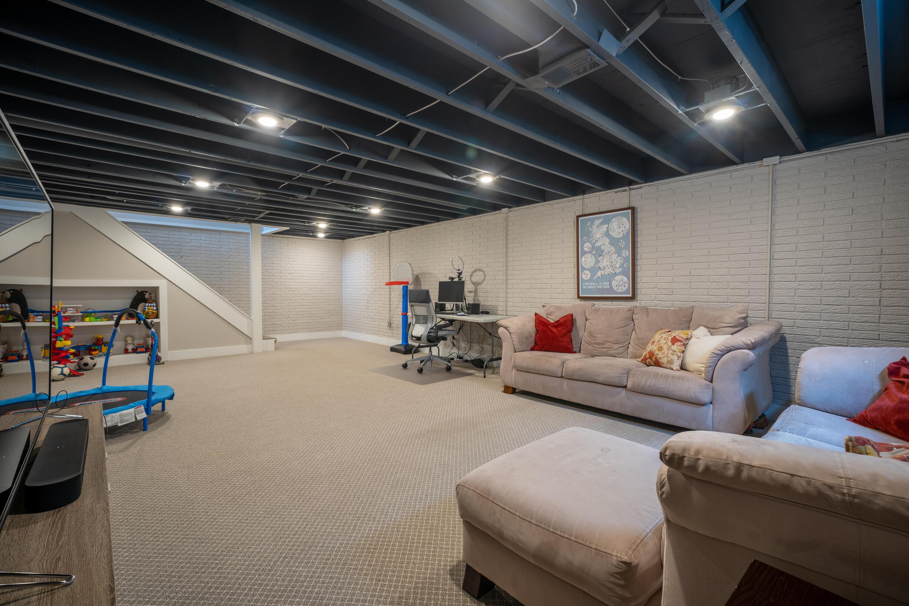 2385 Sandover Road Columbus, OH 43220 - Photo 48 of 68 Gallery Image 48