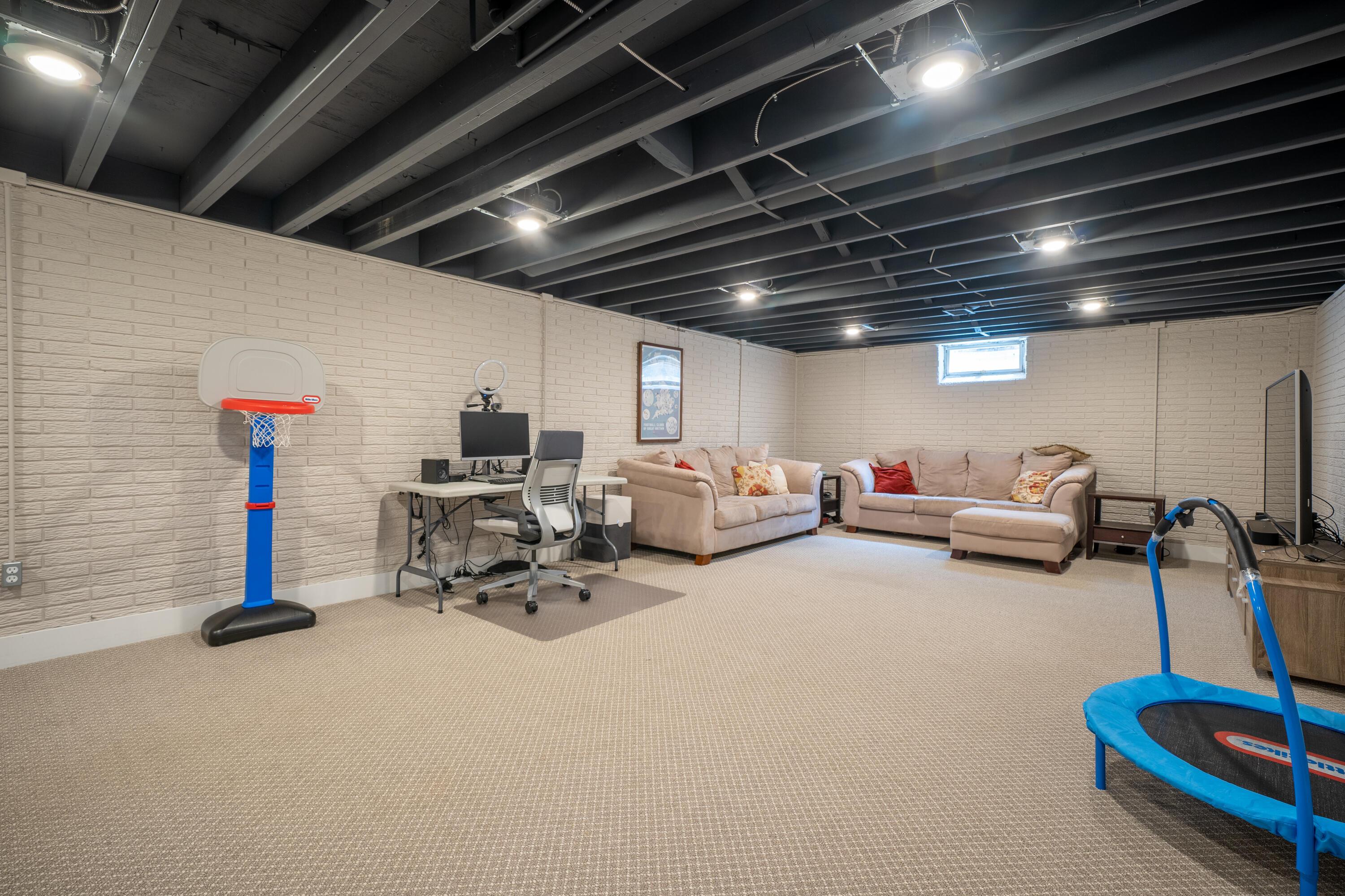 2385 Sandover Road Columbus, OH 43220 - Photo 49 of 68 Gallery Image 49