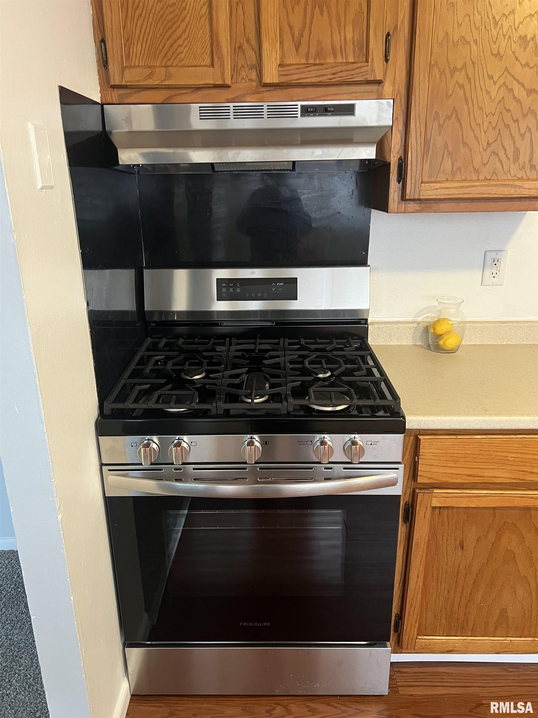 6326 North Randwick Road Peoria, IL 61615 - Photo 23 of 63 Gallery Image 23