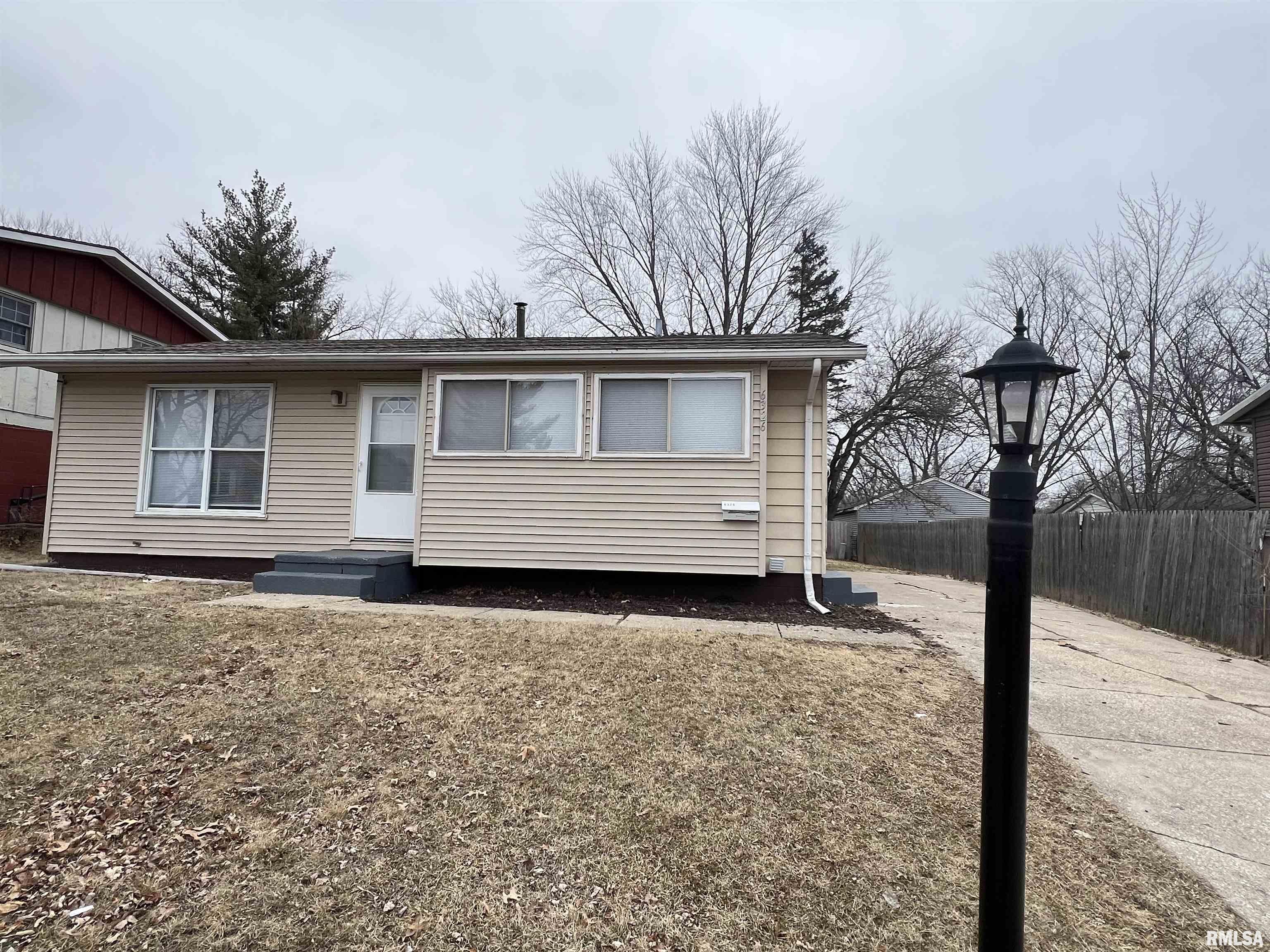 6326 North Randwick Road Peoria, IL 61615 - Photo 3 of 63 Gallery Image 3