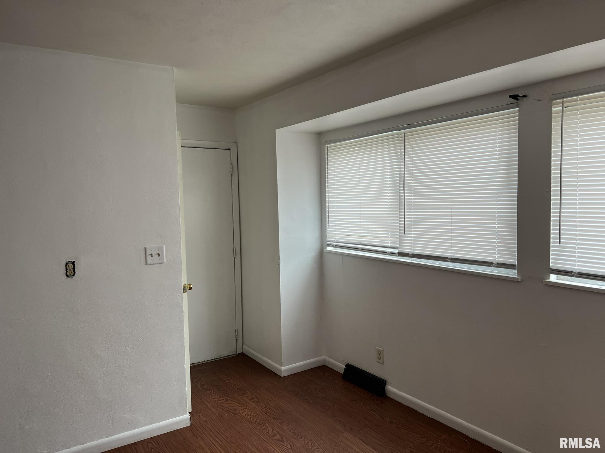 6326 North Randwick Road Peoria, IL 61615 - Photo 31 of 63 Gallery Image 31